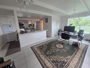 1106 The High Rd in Austin, TX - Building Photo - Building Photo