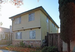 2424 S St in Sacramento, CA - Building Photo - Building Photo