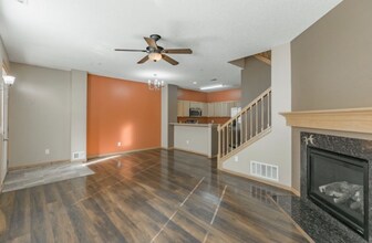 1244 Chateau Ave in Maplewood, MN - Building Photo - Building Photo