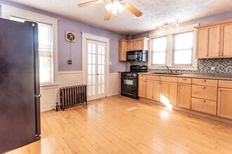 204 Alsace St in Manchester, NH - Building Photo - Building Photo