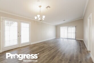 7700 Blackbird Ave in Las Vegas, NV - Foto de edificio - Building Photo