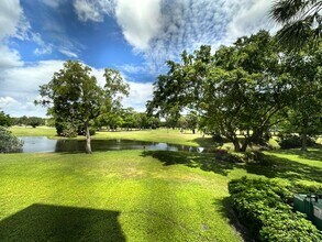 4015 W Palm Aire Dr, Unit 205 in Pompano Beach, FL - Foto de edificio - Building Photo