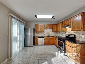 4069 Valley Brook Rd in Snellville, GA - Building Photo - Building Photo