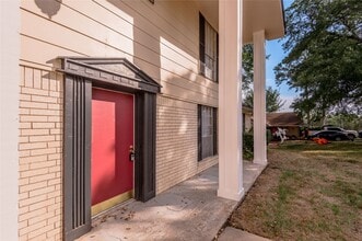 2712 Chimney Rock Rd in Huntsville, TX - Building Photo - Building Photo