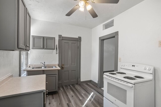 property at 1400 Knapp St
