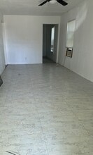 2519 Isabel St in Corpus Christi, TX - Foto de edificio - Building Photo