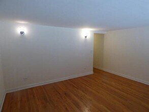 4044 N California Ave, Unit 103 in Chicago, IL - Building Photo - Building Photo
