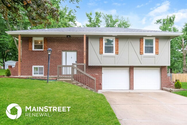 property at 506 NW Roanoke Dr