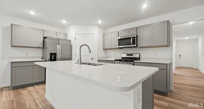 9405 Tolleston Trl in New Haven, IN - Building Photo - Building Photo