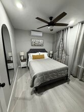 2819 S Pine St in San Antonio, TX - Building Photo - Building Photo