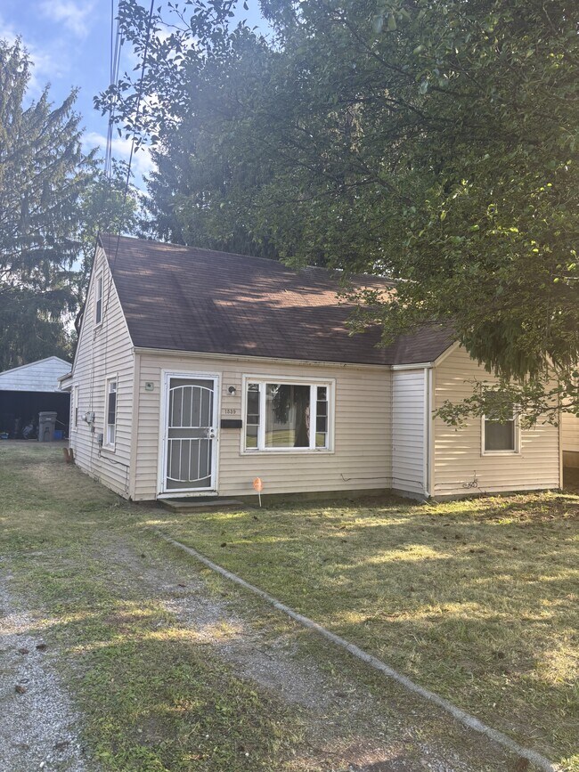 1539 Wakefield Ave in Youngstown, OH - Building Photo - Building Photo