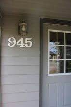 945 Fidalgo St in Sedro Woolley, WA - Building Photo - Building Photo