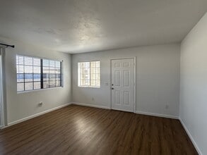 1190 Ramar Rd in Bullhead City, AZ - Foto de edificio - Building Photo