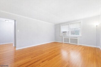 343 Bloomfield Ave in Verona, NJ - Building Photo - Building Photo