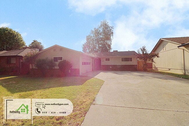 845 Loma St in Redding, CA - Building Photo - Building Photo