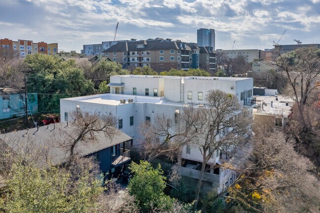 2708 San Pedro St in Austin, TX - Foto de edificio - Building Photo