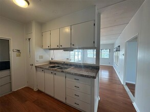 221 Trailorama Dr, Unit N404 in North Port, FL - Building Photo - Building Photo