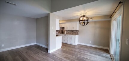 409 NE 85th St, Unit D in Vancouver, WA - Foto de edificio - Building Photo