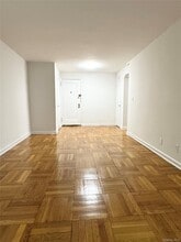 60 Locust Ave in New Rochelle, NY - Building Photo - Building Photo