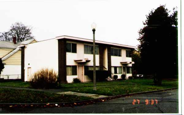 802 N Oakes St in Tacoma, WA - Foto de edificio