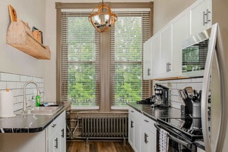 101 Algoma Blvd in Oshkosh, WI - Building Photo - Building Photo