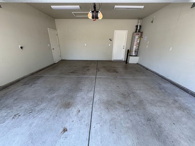 138 N Lindsay St in Visalia, CA - Building Photo - Building Photo
