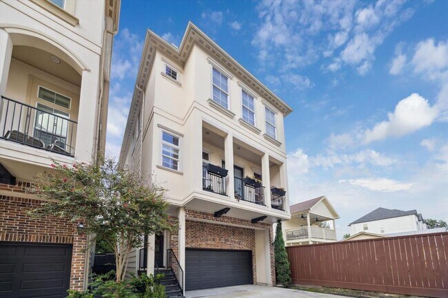 2104 Couch St in Houston, TX - Building Photo - Building Photo