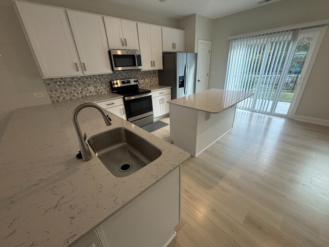 Room in Townhome on Old Grove Ln in Apex, NC - Building Photo - Building Photo