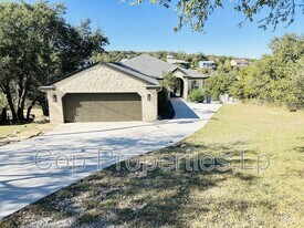 321 Village View Dr in Canyon Lake, TX - Building Photo