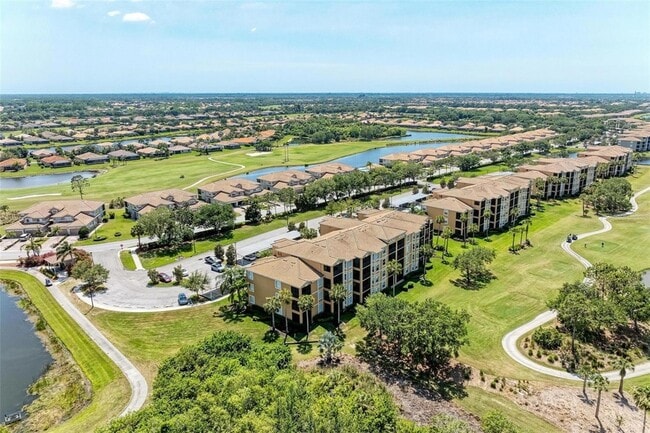 8403 Grand Estuary Trail, Unit 107 in Bradenton, FL - Foto de edificio - Building Photo