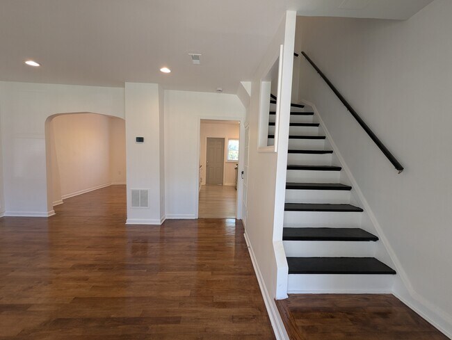 2502 Park Heights Terrace in Baltimore, MD - Building Photo - Building Photo