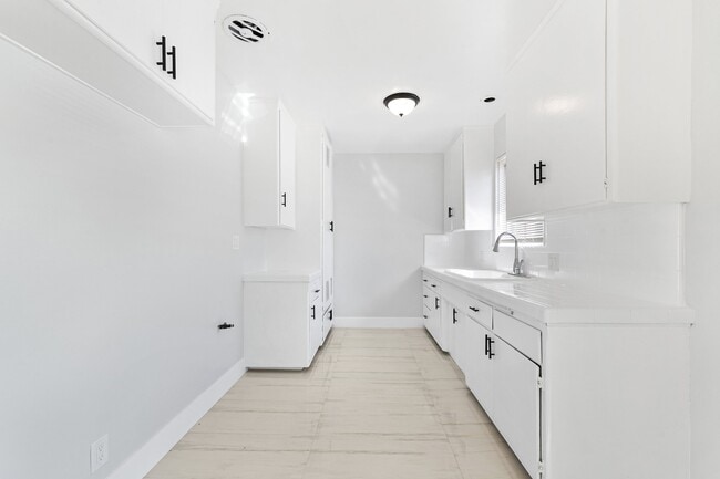 11126 Crenshaw Blvd in Inglewood, CA - Building Photo - Building Photo