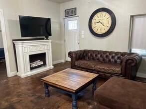 505 S Church St in Decatur, TX - Building Photo - Building Photo