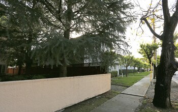 Willow Glen Living in San Jose, CA - Foto de edificio - Building Photo