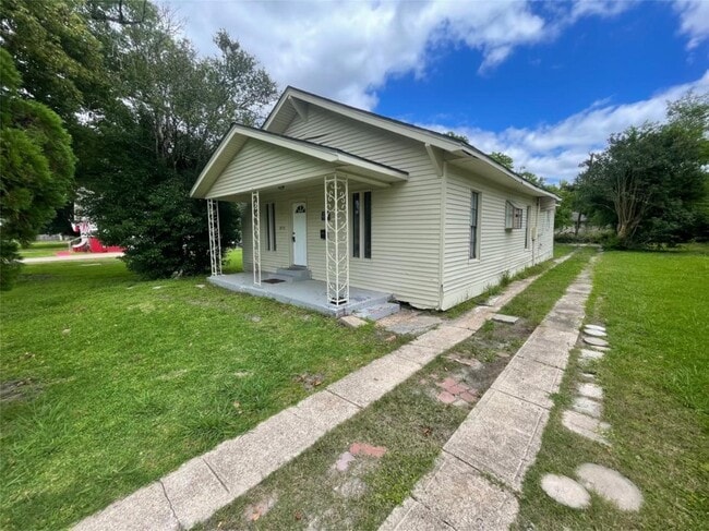property at 2010 13th St