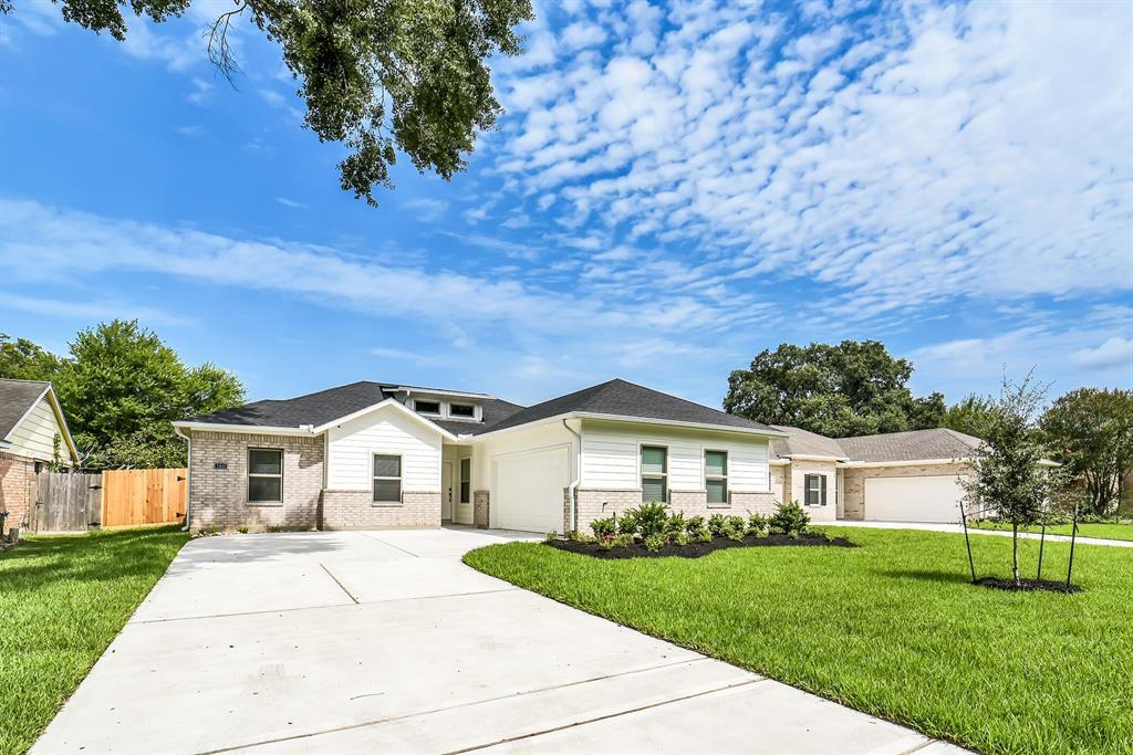 11611 Moltere Dr in Houston, TX - Foto de edificio