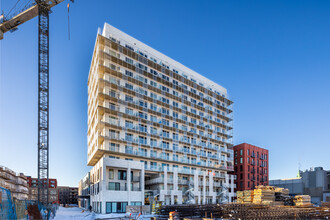 Esplanade Cartier - Phase 1 in Montréal, QC - Building Photo - Building Photo