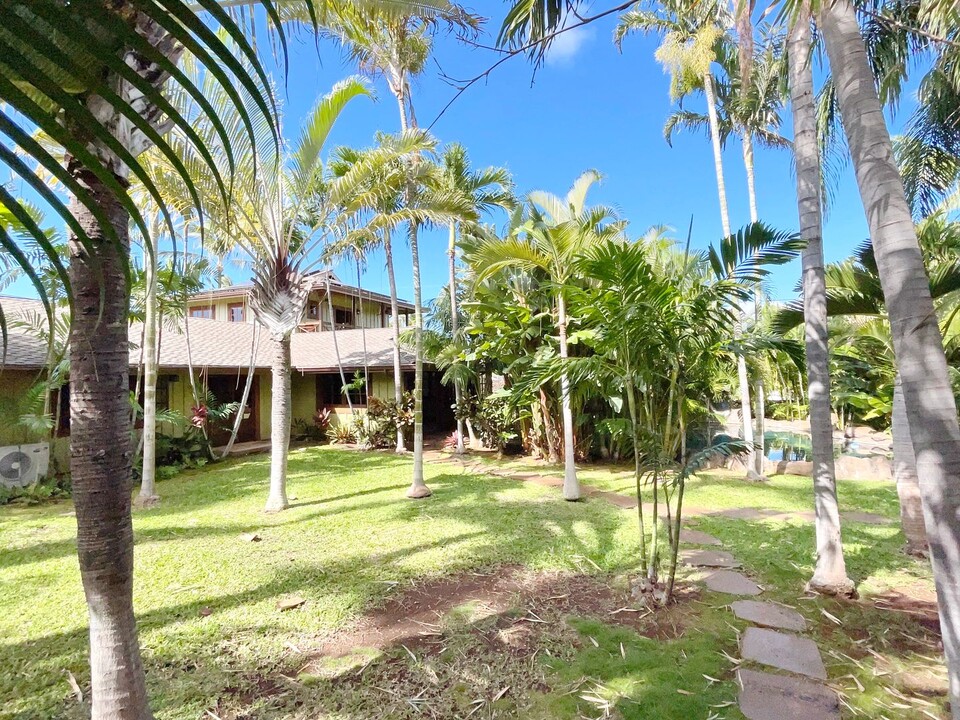 595 Kupulau Dr in Kihei, HI - Building Photo