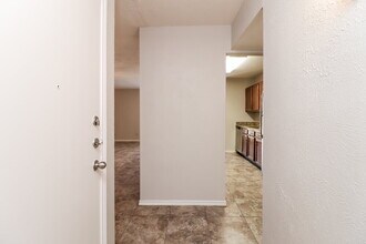 7805 Whirlwind Dr in Fort Worth, TX - Foto de edificio - Building Photo