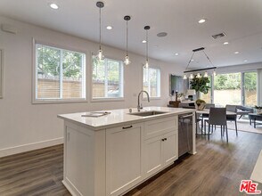 1278 Meadowbrook Ave in Los Angeles, CA - Building Photo - Building Photo