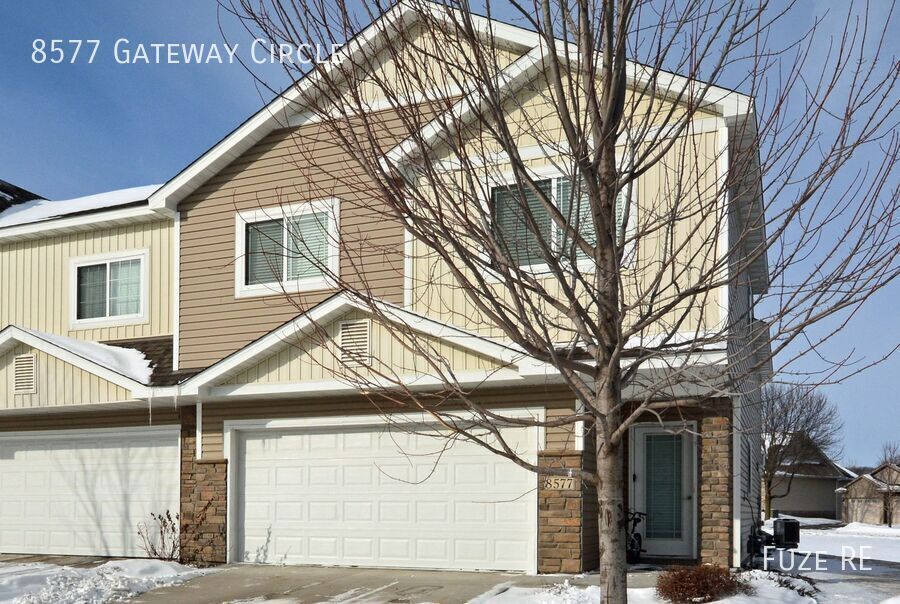8577 Gateway Cir in Monticello, MN - Building Photo