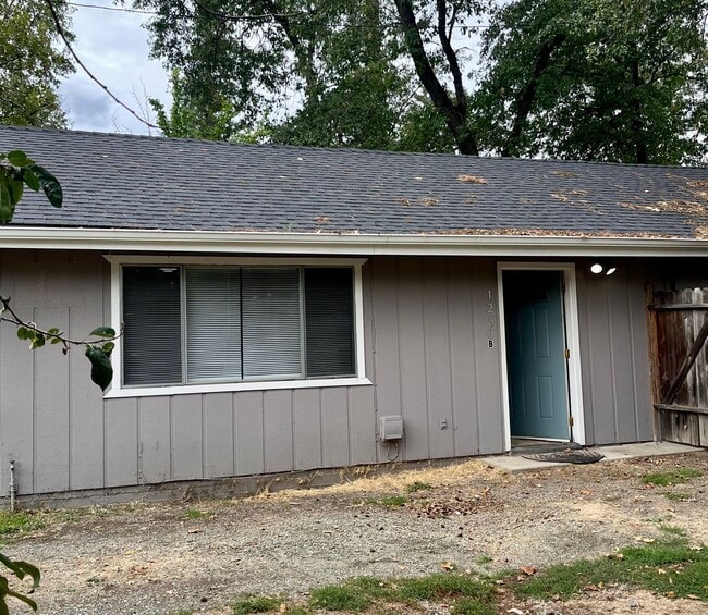 1250 SE Gladiola Dr