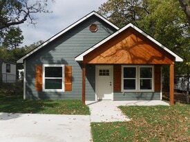 607 E Day St in Denison, TX - Building Photo