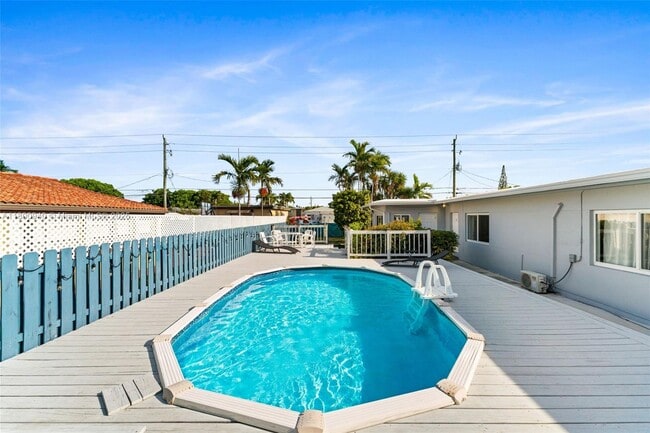 property at 1722 Dewey St