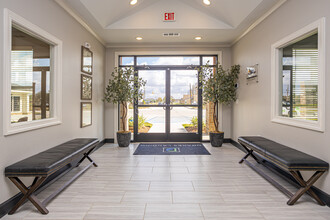 Drakes Landing in Baton Rouge, LA - Building Photo - Interior Photo