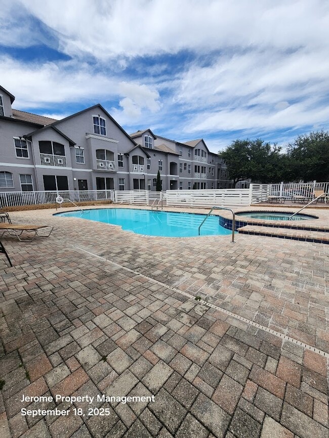 5011 Sunridge Palms Dr in Tampa, FL - Building Photo - Building Photo