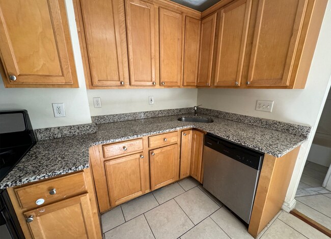 25 Chelsea St, Unit 2 in Boston, MA - Building Photo - Building Photo
