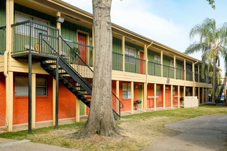 Stonehaven at the Galleria in Houston, TX - Foto de edificio - Building Photo