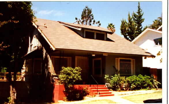 368--372 N Avenue 53 in Los Angeles, CA - Foto de edificio - Building Photo