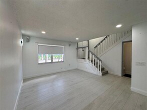 7481 Santa Monica Dr in Margate, FL - Building Photo - Building Photo